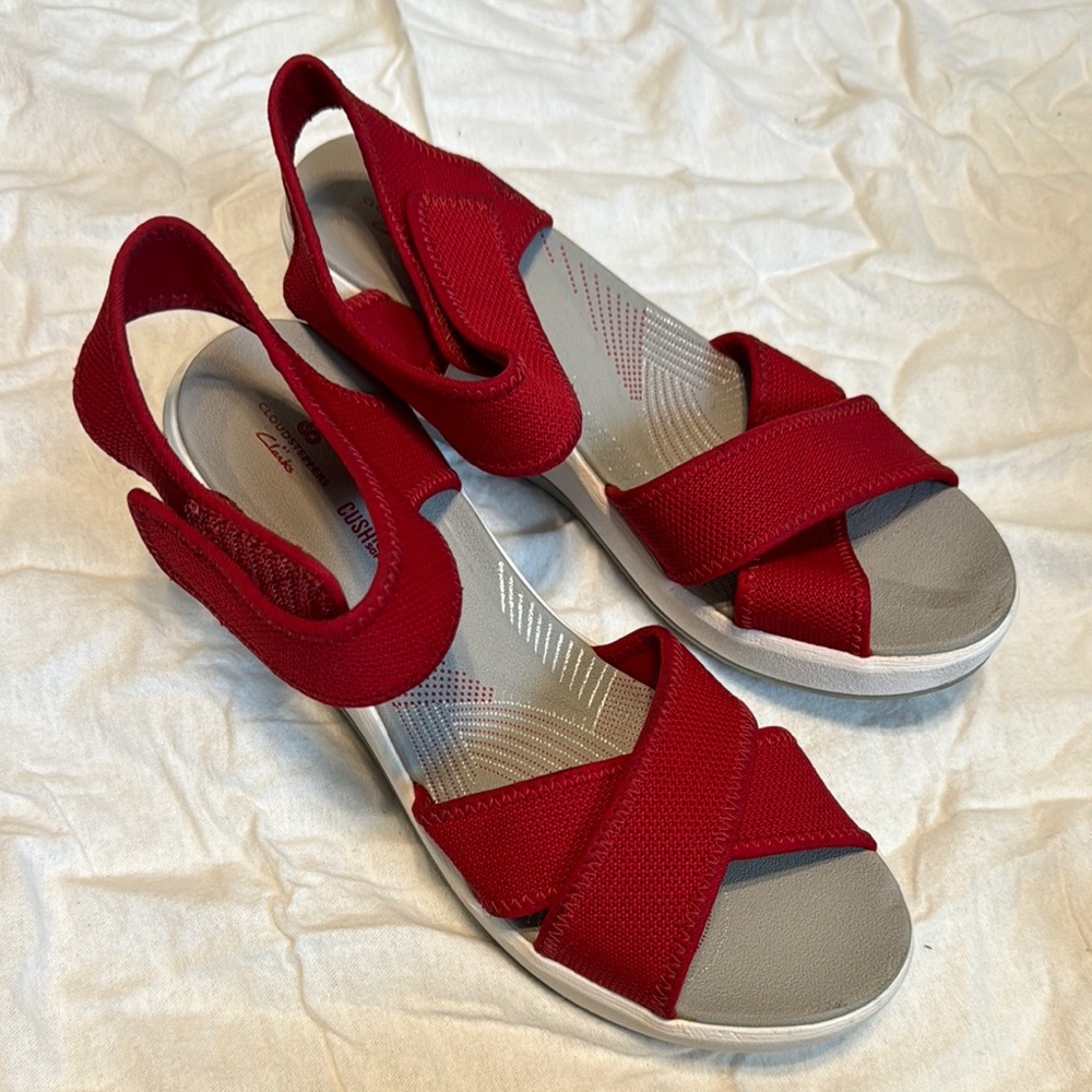 Cloudsteppers by Clarks Red and Gray Comfort Sandals with Adjustable Slingback